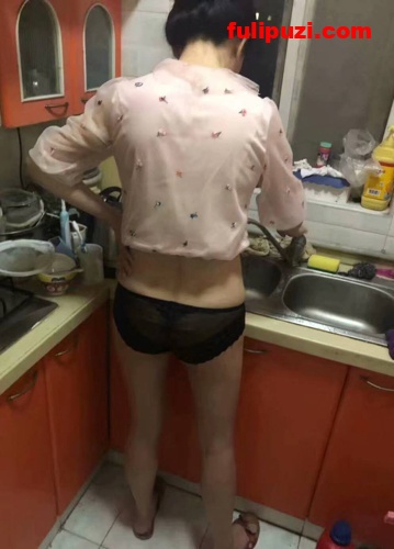 经典空姐飞机露奶！ 各种良家少妇小姐姐家庭自拍偷拍精选合集【410P+79V/527M】