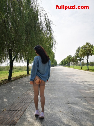 瑜伽裤看户型透明上衣看乳头！ 推特极品人妻【DP】诱惑户外露出自拍【204P/93M】