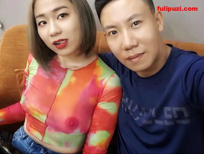 真空凸点爆炸全家福！ 不穿内衣的黄小姐（黄小桃）推特疯狂露出作品【300P+149V/926M】