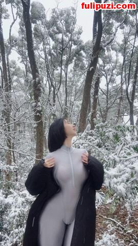 微密圈黑丝蜜桃臀健身女教练【俏妞qiaoniuTT】128套写真视频合集【5628P+222V/20G】