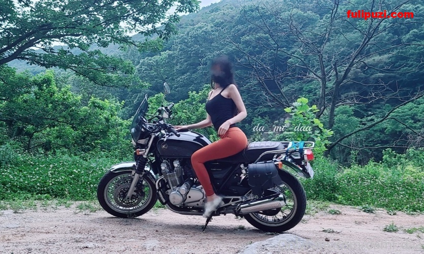 OnlyFans蜜桃臀丝袜美腿机车女郎韩国网红dami_daa福利合集【328P+123V/34G】