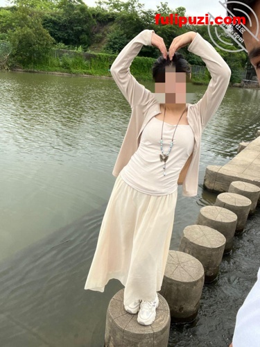海角魔都退役军人搞到房东高中女儿 情人节相拥舌吻直接欣怡给操喷了【158P+5V/1G】