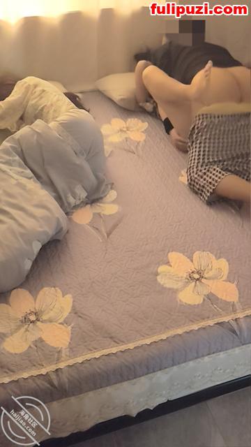 海角【相依为命的母子】乱伦合集后续 和妈妈在小姨背后偷情妈妈最紧张的一次【83P+6V/1.1G】