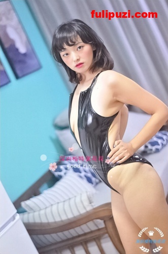 童颜大奶馒头逼！90后人体模特【张花花】推特大尺度露脸露出自拍【507P+93V/548M】