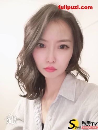 【泄密八连发四】颜值超靓的美女裸拍奉献身材一级棒【520P+13V/1.33G】