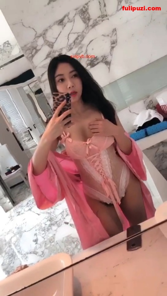 高人气模特@松果儿[2020.10.12] 微信诱惑私拍合集[47V665M]