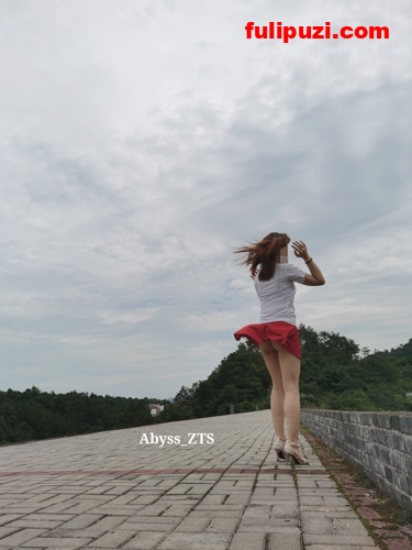 推特优质博主Abyss_炽天使露出自拍作品【76P/46M】