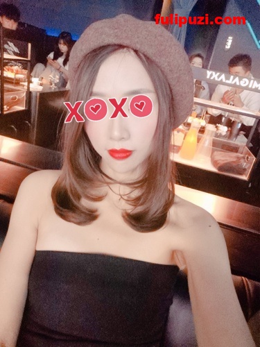穿梅西队服超市露出！推特小鲸鱼夫妻人类高质量露出自拍视图集【1800P+340V/1.79G】