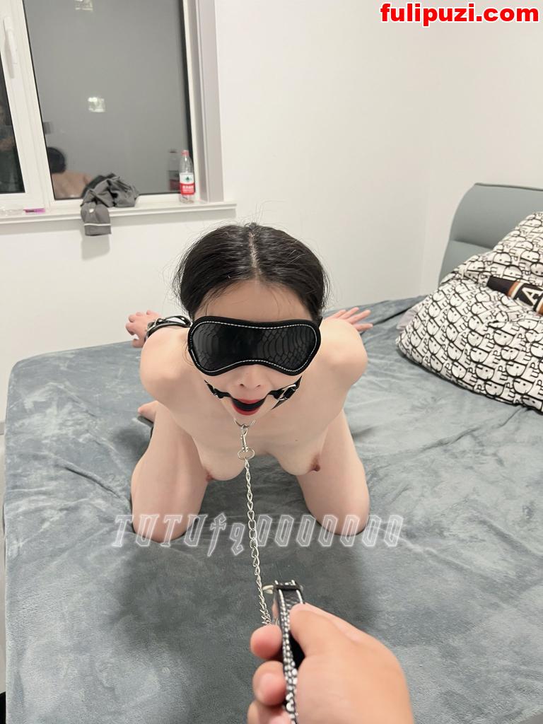 推特【菟菟夫妻】极品福利 御姐型气质娇妻SM调教露出反差婚纱照【560P+140V/1.35G】