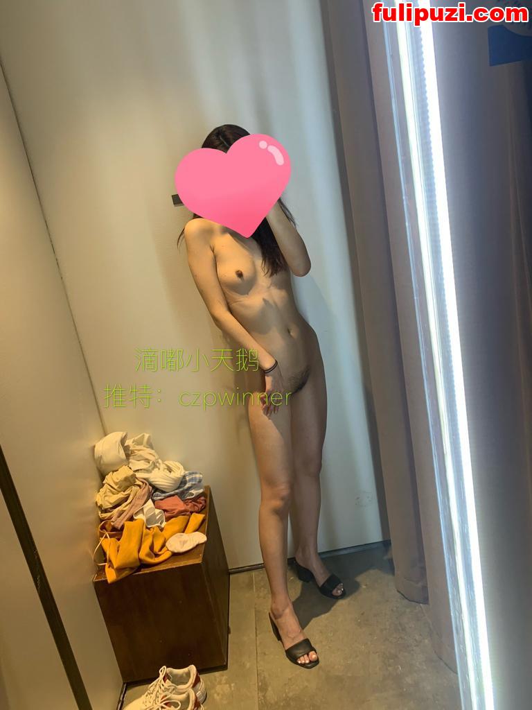 推特极品北京夫妻【滴嘟小天鹅】绝版福利 露出野战换妻聚众淫乱【1000P+56V/786M】