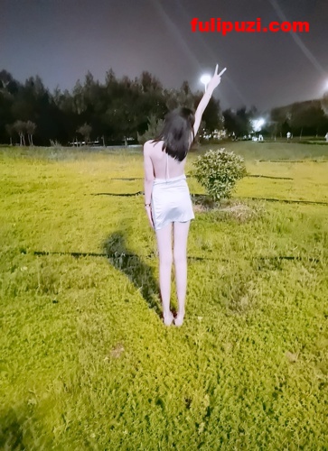穿梅西队服超市露出！推特小鲸鱼夫妻人类高质量露出自拍视图集【1800P+340V/1.79G】