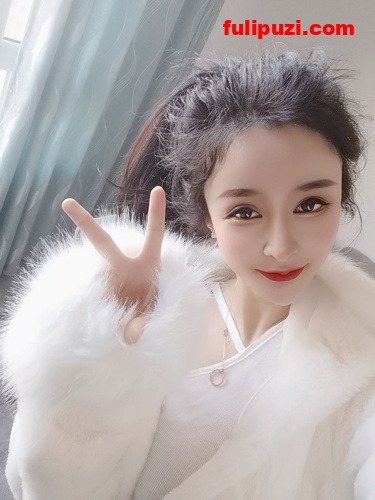 最美真实空姐【迷人蔓CC】高级群性爱私拍流出 落地窗前疯狂后入【253P+1V/1.8G】
