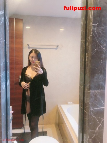 百度云泄密流出极美少妇两个孩子的妈妈黄慧敏大尺度自拍视图【46P+1V/443M】