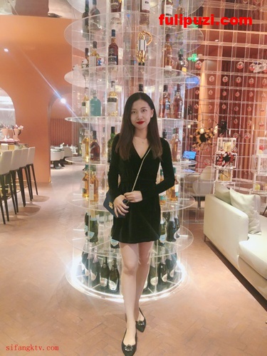百度云泄密流出极美少妇两个孩子的妈妈黄慧敏大尺度自拍视图【46P+1V/443M】