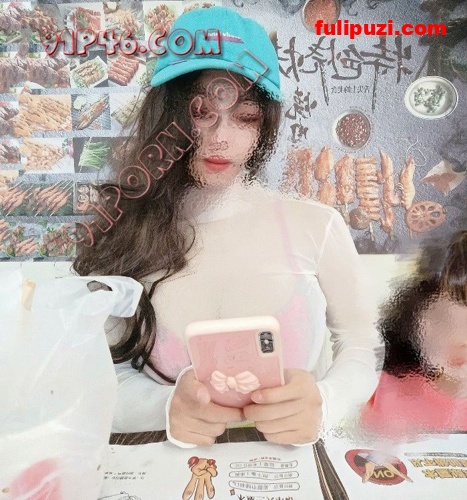 91论坛超火反差骚母狗【官琪】瑜伽巨乳人妻与单男群P淫乱【253P/386M】