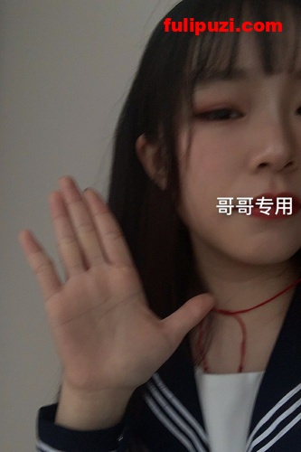 泄密系列:高中嫩女友，鲜嫩肉体，被拽着头发疯狂后入【111P+5V/600M】