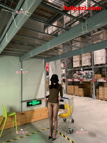 长腿丝袜模特【美少女叫77】推特福利 透视黑丝露出B毛清晰可见【770P+20V/430M】