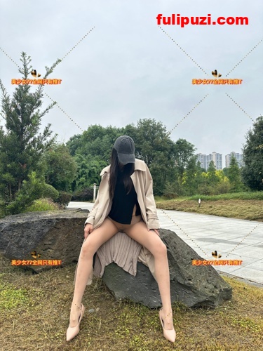 长腿丝袜模特【美少女叫77】推特福利 透视黑丝露出B毛清晰可见【770P+20V/430M】
