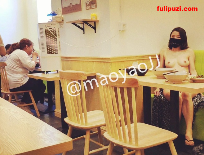 推特清纯露出女神maoyaoJJ（会瑜伽的猫）各种场所极限露出+终极挑战+裸体瑜伽【76P+8V/711M】