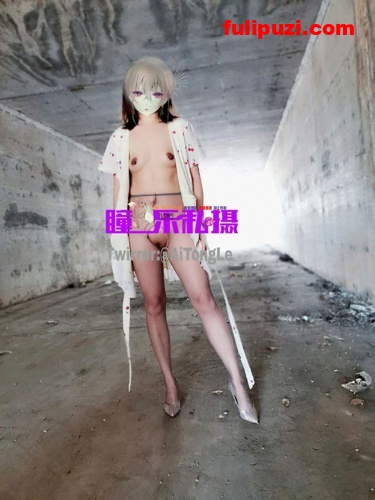 绝版福利！公园露B水果摊暴露 推特暴露狂人妻【AI瞳乐】的露出记录【329P+425V/3.14G】