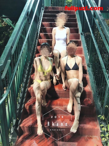 绝版资源！携两闺蜜齐露出！上海风骚气质人妻Micracle露出群P作品集【180P+17V/157M】