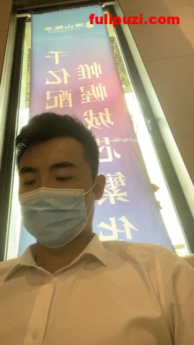 佛山院子售楼部经理潜规则女下属 光天化日工作时间拉到厕所操【15V/10G】