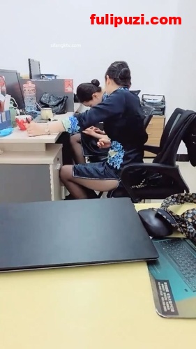 佛山院子售楼部经理潜规则女下属 光天化日工作时间拉到厕所操【15V/10G】