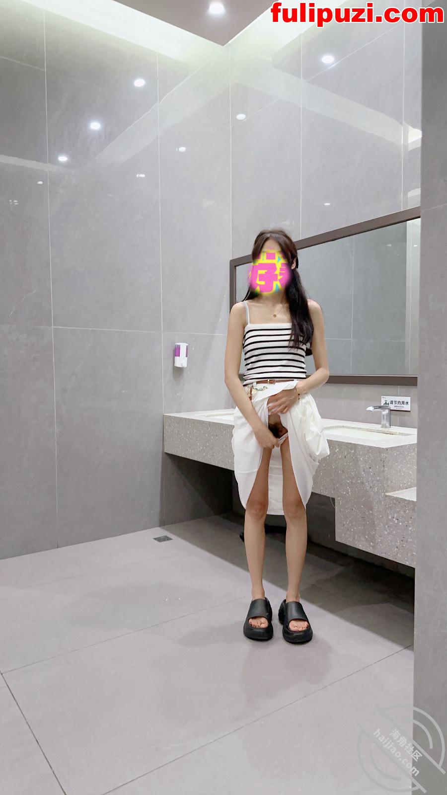 海角大神【长腿女儿丽丽】乱伦后续2 女儿户外全裸全裸解锁女儿肉体新玩法【153P+7V/1.02G】