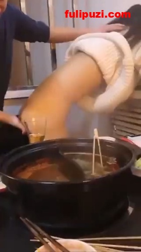 推特【奇闻异事】猎奇小视频合集3 kTV前后夹击伴着音乐3P！ 【321V+11P/1.06G】