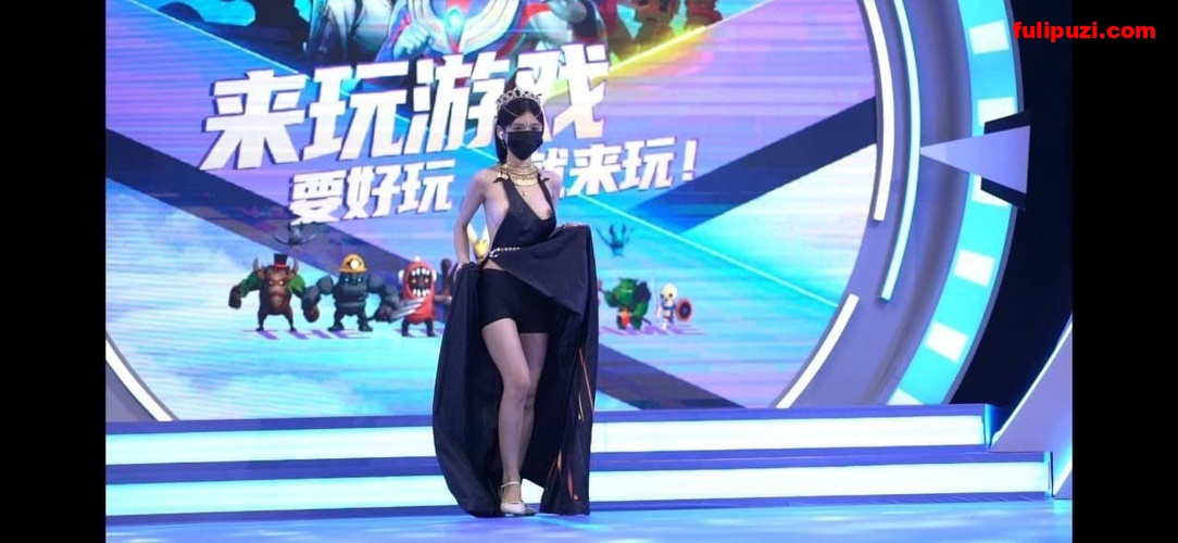 推特【奇闻异事】猎奇小视频合集3 kTV前后夹击伴着音乐3P！ 【321V+11P/1.06G】