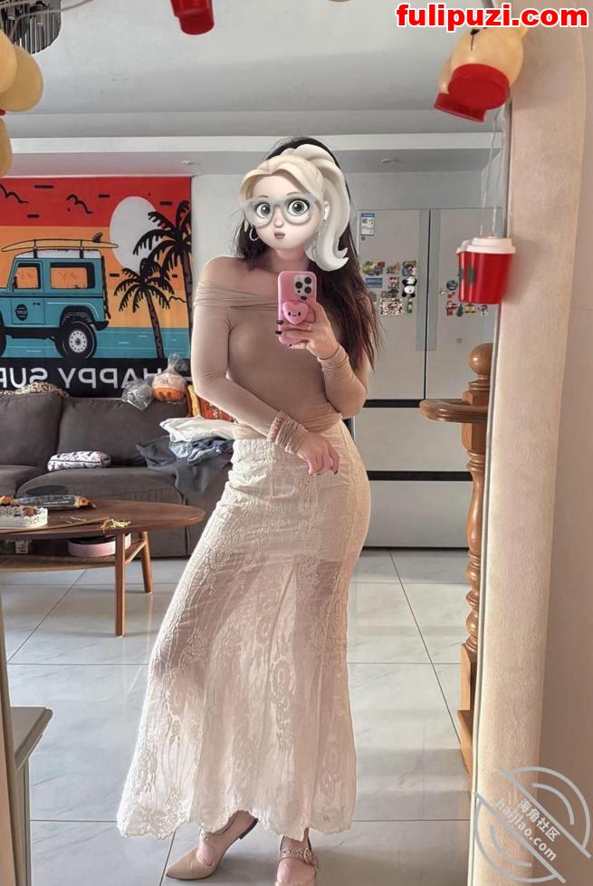 海角继父【我是奶气草莓】和女儿乱伦合集后续2 女儿在旁边写作业我偷偷摸摸操着她闺蜜【335P+5V/1.37G】
