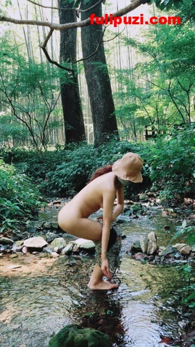tumblr绝版系列：极品反差妓女婊！拜金女美小七被各路土豪包养玩弄【451P+1V/346M】