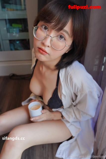 泰国达人秀出身的反差眼镜妹【deerlong】onlyfans福利 嘴角挂精液反差淫荡【1634P+336V/96.9G】