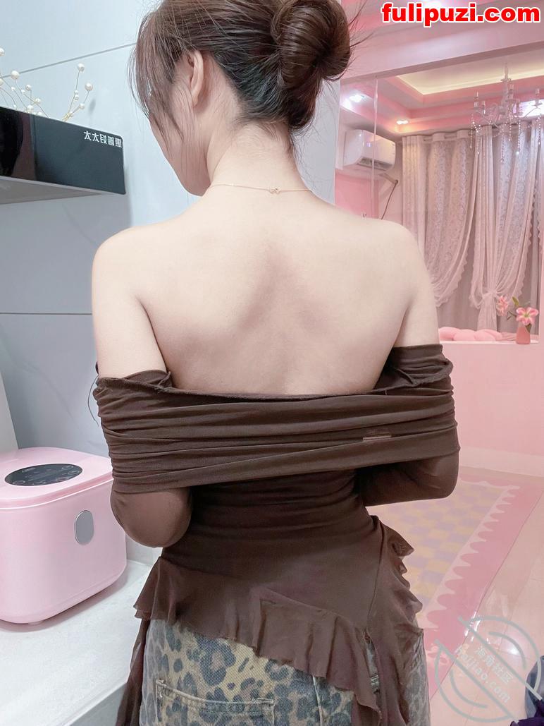 海角【姐弟一世情】和性感离异姐姐乱伦 情人节把姐姐操到高潮迭起高潮狂喷【228P+16V/4.32G】