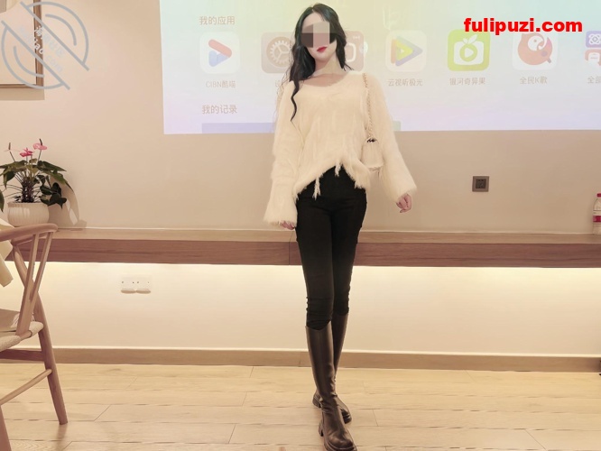 海角大神强上会喷水的亲姐姐后续 火车厕所和卧铺全裸后入大战啪啪啪 【493P+12V/5.7G】