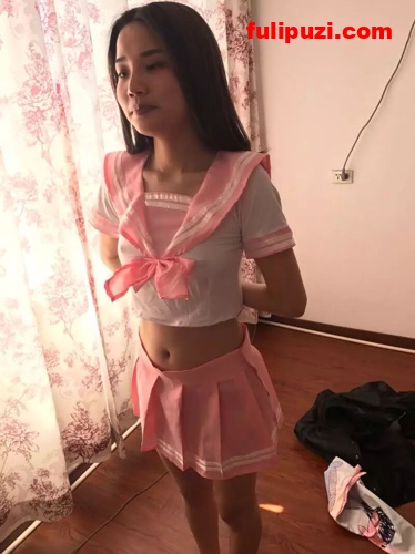 坑女友精选：样子很不错的新婚人妻杨娇娇大尺度自拍泄密图片+视频【340P+4V/171M】