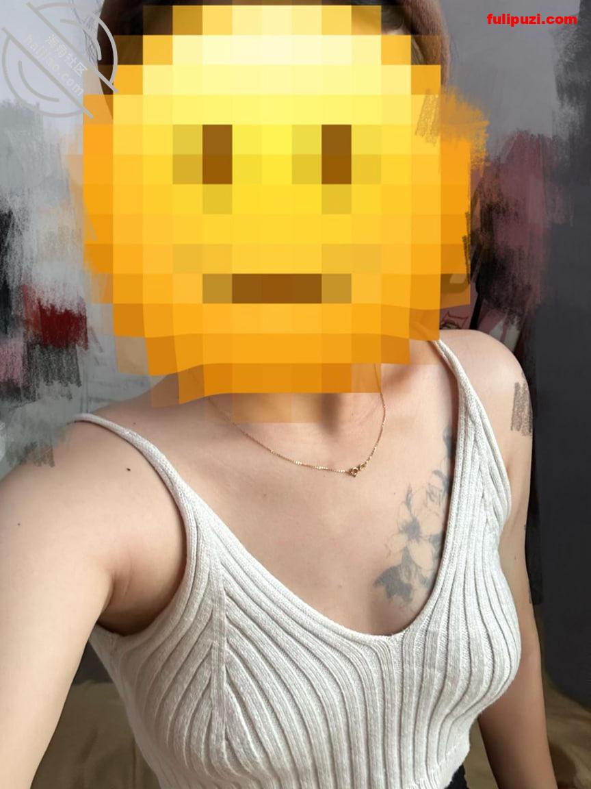 海角大神和胸口纹身的母狗姐姐疯狂乱伦 爸妈就在隔壁让我姐给我吃鸡吧【174P+16V/1.45G】