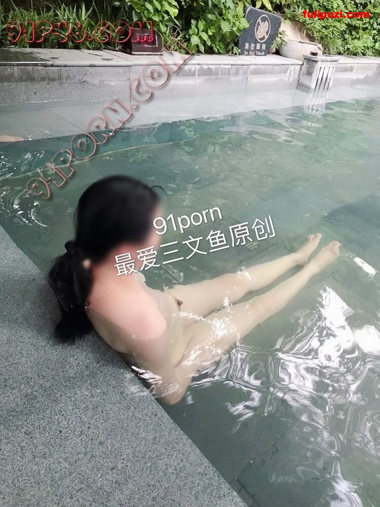 钟爱户外露B偶尔来来3P！ 91淫荡少妇【最爱三文鱼】作品合集【522P/71M】