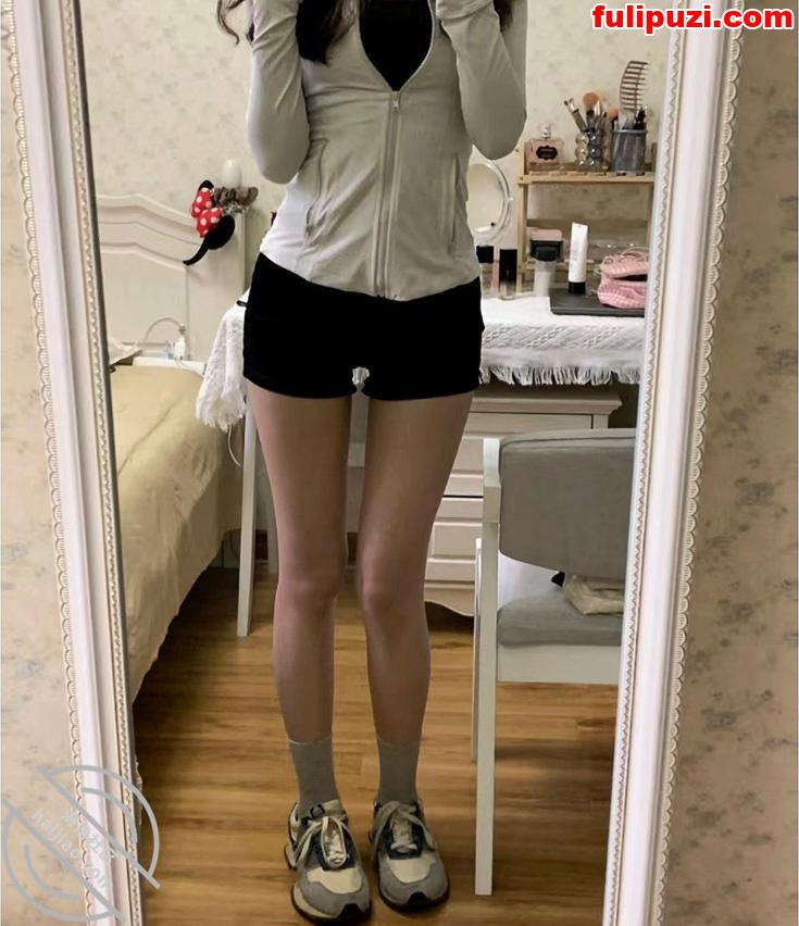 海角大神和离婚长腿黑丝姐姐乱伦后续 正扶着我姐屁股卖力的干我爸回来了差点无法收场【84P+7V/1.07G】