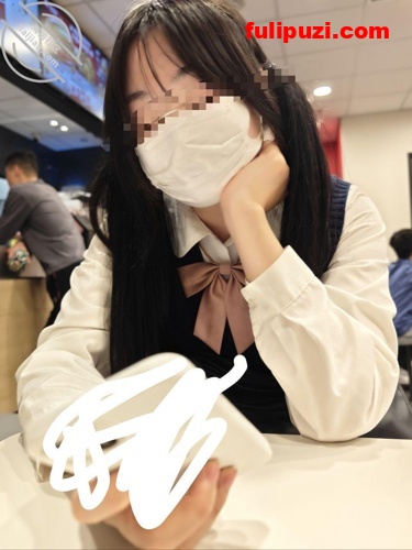 海角小伙和高考完的妹妹小钰乱伦 撕破黑丝绑住双手抓着双马尾爆操【132P+5V/682M】