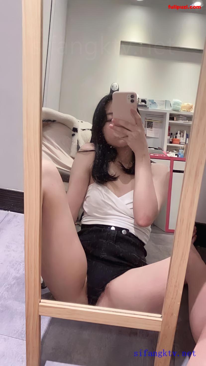 9分超高颜值19岁贫乳女神朱X妮给土豪金主自拍私密视频流出【90P+7V/276M】
