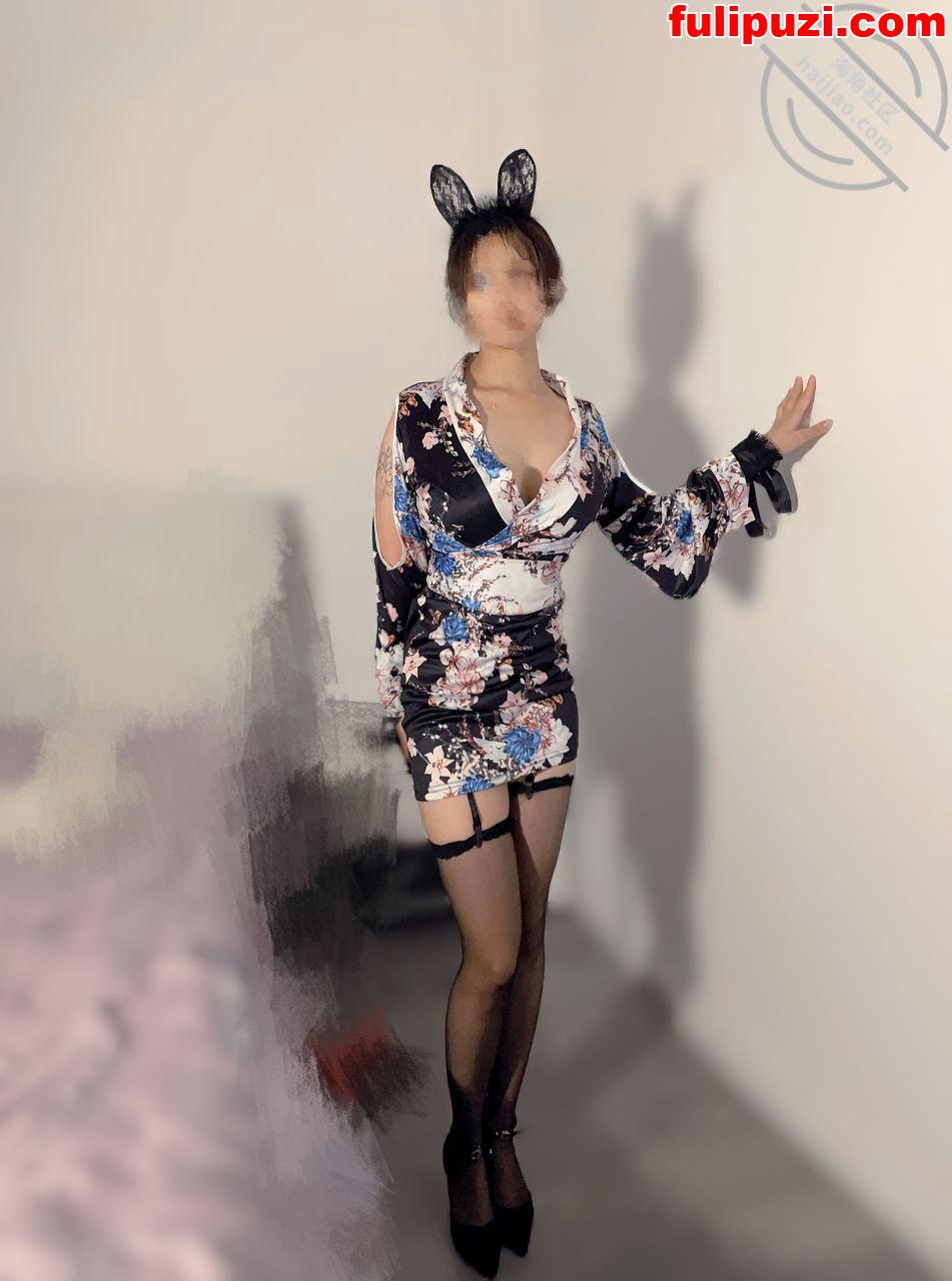 海角网红巨乳表姐住我家乱伦合集 表姐刚下班就被我按在门口爆操喷水满地板【428P+14V/2.2G】