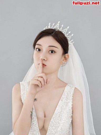 山东济南风骚人妻【曾凡】白皙长腿少妇出轨四眼渣男 无套内射性爱调教自拍视图流出【81P+32V/1.9G】