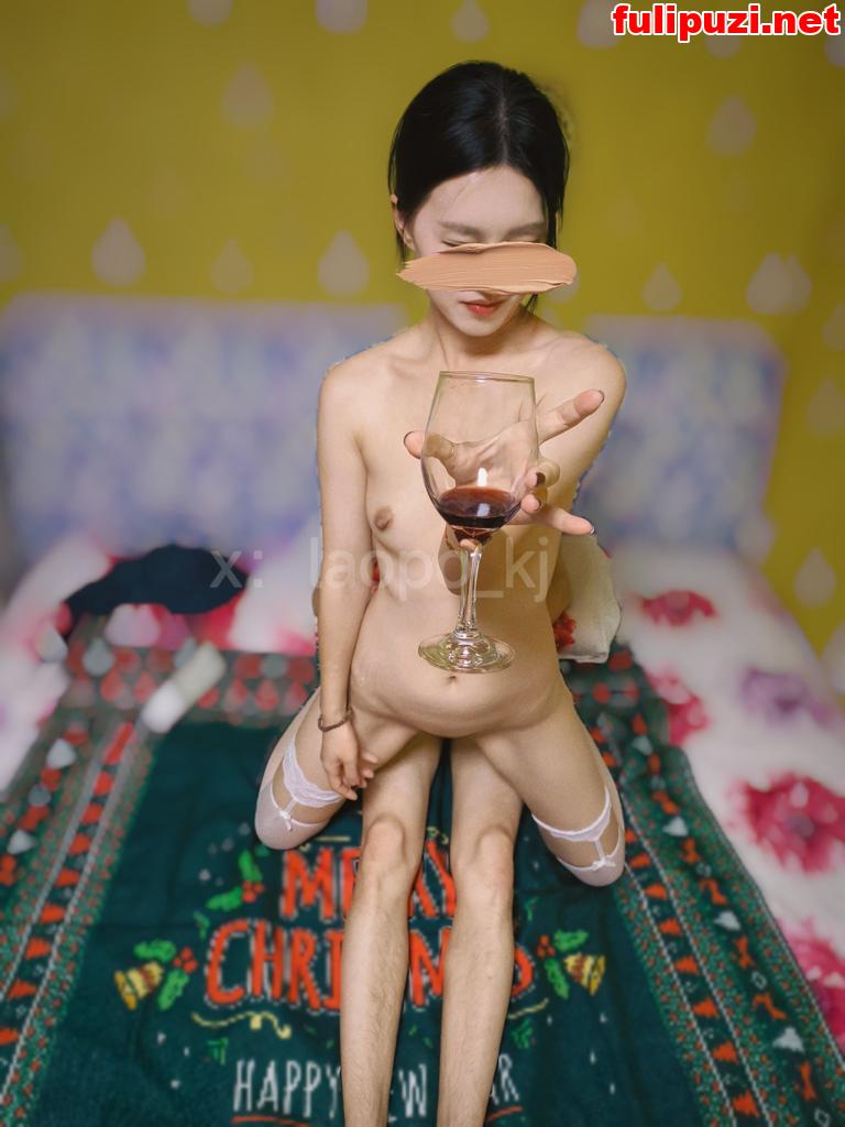 极品反差淫妻美少妇【laopo_kj】推特福利 被调教成骚母狗3P被操舒服了眼睛深情凝望【195P+43V/164M】