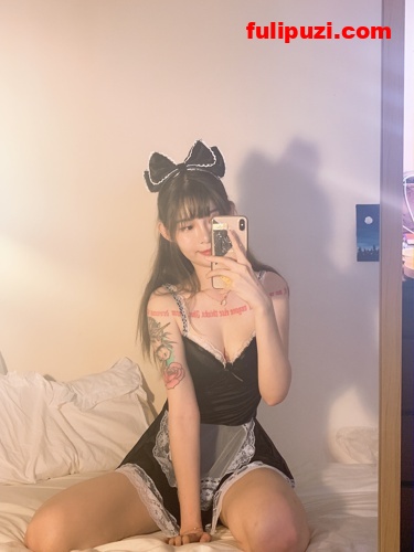 抖音千万粉丝的机车女神痞幼最全写真+小视频资源【930P+28V/2.4G 】