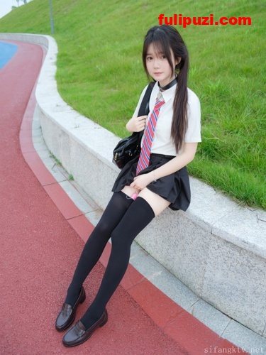紧急企划王牌小恩稀缺万元定制 JK少女户外露出楼道阳具抽插自慰【97P+1V/10G】