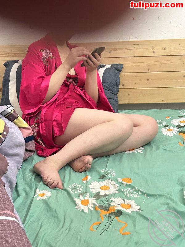 海角高三学生【单亲为爱追母】乱母合集 奔波千里草妈妈大量精液射进老家【200P+20V/2.16G】