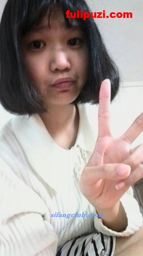 坑女友精选：钢笔牙刷插逼！反差嫩妹小母狗大尺度自慰自拍【170P/42M】