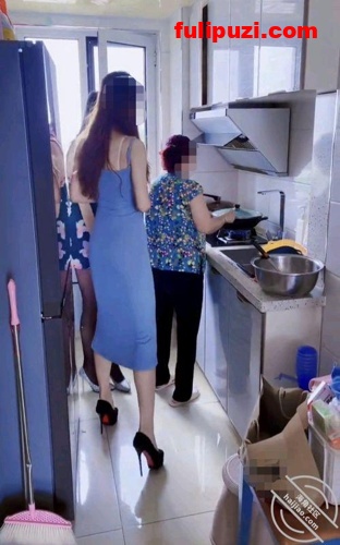 海角【我的妈妈是脚模】超强乱伦合集 清醒状态妈妈+小姨一起刺激三人行【201P+8V/1.82G】
