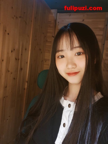 站友求贴！清纯少女黄晓盈反差自卫流出 澡堂自慰生怕被人看到【11P+12V/286MB】